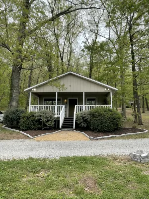River Retreat Cabin - Hytter