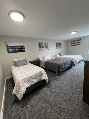 Back Lake Views! Sleeps 12, Flat Rate, Direct Atv & Private Snowmobile Access! - Wi-Fi
