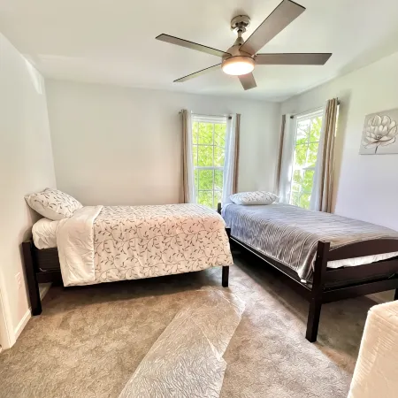 Charming 2800 sq.ft 4-bedroom home with AC and WiFi in Suffolk