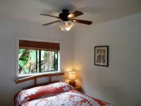Great location between Hana Town and Hamoa Beach, private, family-friendly - balcony