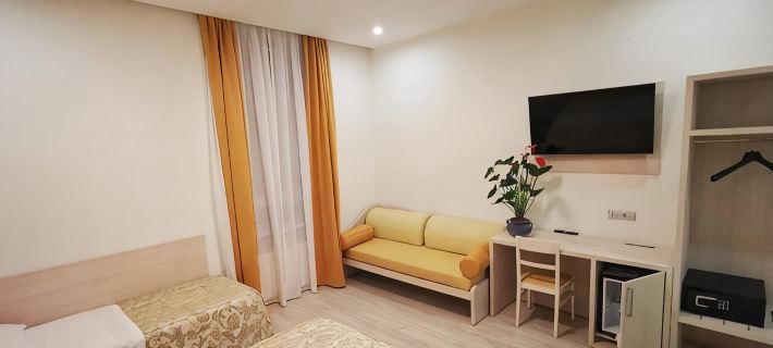 CSI Group - Hotel Metropoli Hotele w: Mediolan