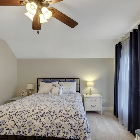 Petoskey in-Town Home Short Walk to: Shopping/Food/Waterfront. Long-Time Hosts.