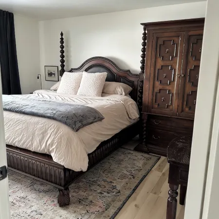 Beautifully Remodeled Condo in Unbeatable Location! Walk to Gondola & Downtown