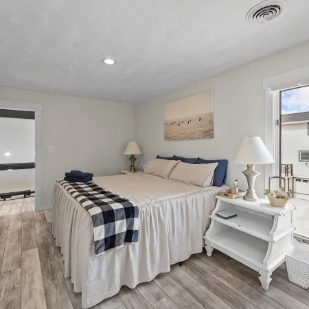 Semi-Soundfront on Bay Drive - Whole Home, Large Yard and Decks!
