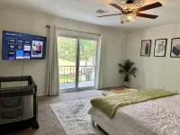 Beautiful Deck with Golf Course View/ Game Room/ Fire Pit - 발코니