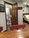 Blue Spruce Guesthouse - Walkable to river trail and downtown Bend - balcony