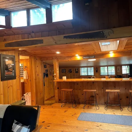Rustic Cabin, Nestled in the Trees, Less Than a Mile to Mt. Rainier Entrance.