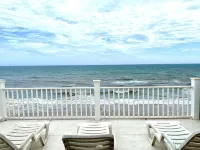 Oceanfront Luxury Awaits – “The Coconut” at 1238 New River Inlet Road - 4 estrellas
