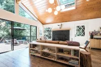Fernwood-配有電動汽車充電設施山間現代木屋 - 木屋