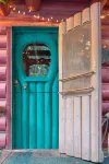 Laughing Bear Log Cabin, historical, sleeps 8, full kitchen, 2 dining areas!! - Chalets