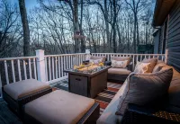 Luxe Design, Hot Tub, Sauna, Sleeps 14, Pets OK - Boutique