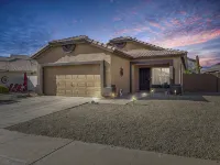 Saddle In & Kick Back: Old West Charmer w/King Bed and Putting Green - Kitchenette