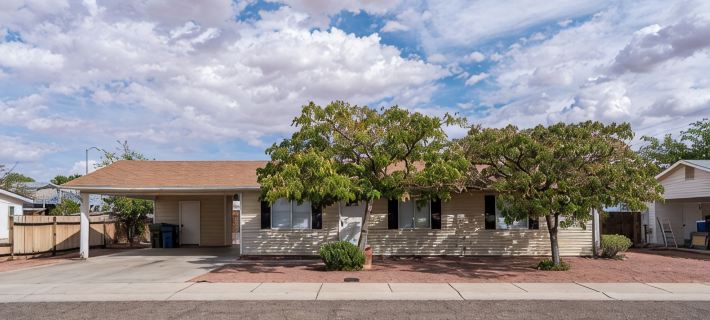 Modern & open 3 bed to explore Horseshoe Bend, Antelope Canyon & Lake Powell Hotels in Page