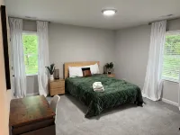 North Hills Oasis- 5mins from North Hills, Newly Renovated, Two En Suites! - Boutique