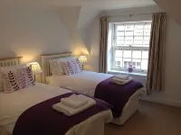 Town House in Central Wells with parking - Wi-Fi
