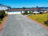 Steps to Beach! Pet Friendly. - 4 stjerner