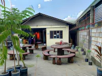 Jow's Place - 2-Star