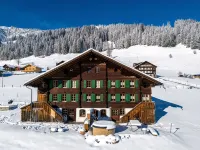 Chalet Rösi | Holiday Apartment with Hot Tub in the Mountains - Wifi