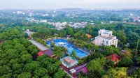 Spring Garden Hotel - Pool