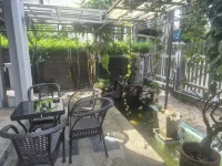 Spacious Entire House with shared Fitness Room and Shared Indoor Pool in club - شرفة