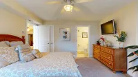 Large Luxury Beach Home-8 Bedrooms, 8 Full Baths, Pool, Elevator & Rooftop Deck! - balcón