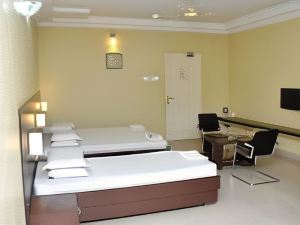 Hotel Aryaa Regency