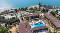 Hotel Leonardo Da Vinci فنادق في ليموني سول غارد