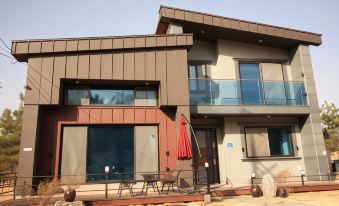 Yeoju Lotus Leaf Love Pension