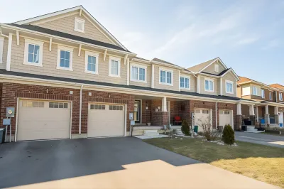 New 3Br Townhouse, Minutes to Niagara Falls and Brock University by Globalstay فنادق في Niagara Regional Municipality