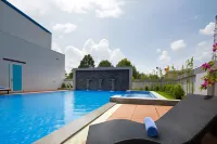 TTC Hotel - Can Tho - Pools