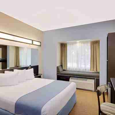 Microtel Inn & Suites by Wyndham Geneva Rooms