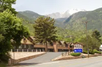 Villa Motel at Manitou Springs Hotels near Sasquatch Sign Company