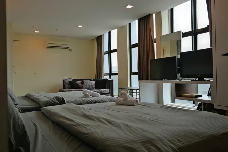 Summer Oscar Boutique Hotel