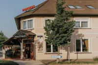 Korona Pension and Restaurant Hotels in Zalacsány