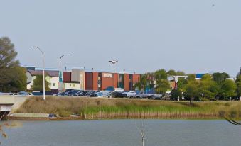 Kowality Motor Inn - Housity