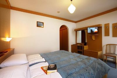 Double or Twin Room with Mountain View