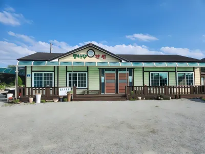 Chungju Log Pension Hotel dekat Neungam land springs