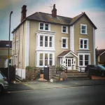 Lansdowne House with Private Car Park
