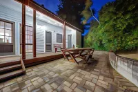 Whispering Pines Cottages Hotels in Wentworth Falls