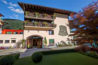Hotel Zur Post Hotels in Trebesing