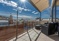 New Haus by Hougoumont Hotel, Former Bannister 22