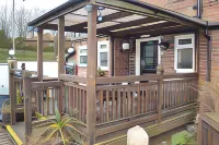 Oak Tree Inn Hotels in Tantobie