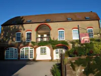 Stoneleigh Barn Bed and Breakfast - Wifi