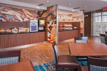 Fairfield Inn & Suites Easton