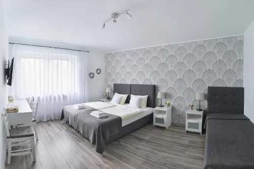 7th Room Guest House - Homestays