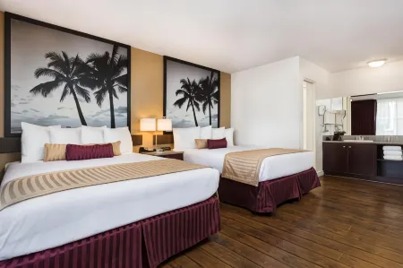 Kings Inn Anaheim at the Park & Convention Center Отели рядом с достопримечательностью «Луигис Ролликин Роудстерс»