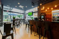 宜必思快捷布盧梅瑙酒店 - 酒吧