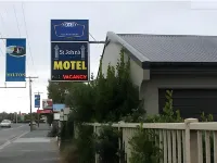 St Johns Court Motel Hotels in Milton