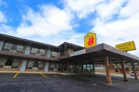 Super 8 by Wyndham Hearst on Hotels in Hearst