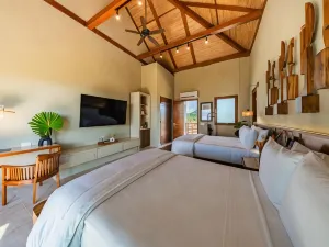 Las Verandas Hotel & Villas
